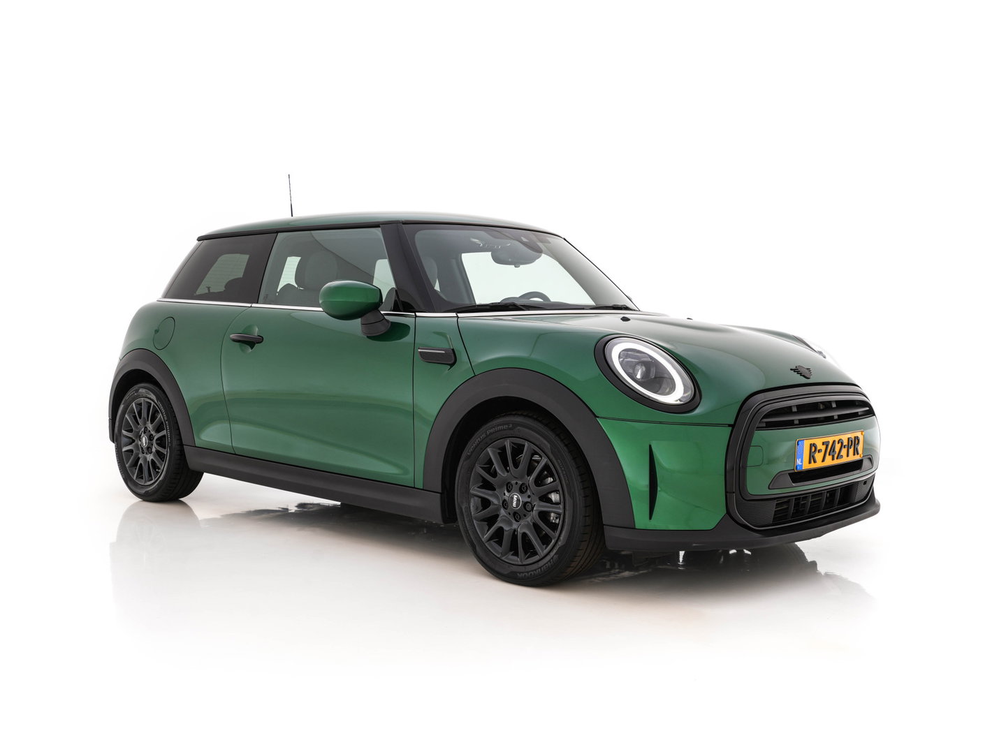 MINI 3-deurs 1.5 One Business Edition (INCL-BTW) Aut. *LEATHER-FABRIC | FULL-LED | NAVI-FULLMAP | SPORTSEATS | AMBIENTLIGHT | DIGI-COCKPIT | PRIVACY-GLASS | DAB+ | ECC | PDC | UNION-JACK LED |  CRUISE | CAMERA | KEYLESS | 16''ALU