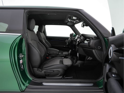 MINI 3-deurs 1.5 One Business Edition (INCL-BTW) Aut. *LEATHER-FABRIC | FULL-LED | NAVI-FULLMAP | SPORTSEATS | AMBIENTLIGHT | DIGI-COCKPIT | PRIVACY-GLASS | DAB+ | ECC | PDC | UNION-JACK LED |  CRUISE | CAMERA | KEYLESS | 16''ALU