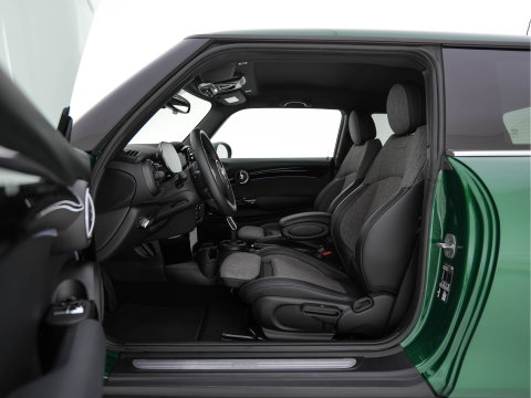 MINI 3-deurs 1.5 One Business Edition (INCL-BTW) Aut. *LEATHER-FABRIC | FULL-LED | NAVI-FULLMAP | SPORTSEATS | AMBIENTLIGHT | DIGI-COCKPIT | PRIVACY-GLASS | DAB+ | ECC | PDC | UNION-JACK LED |  CRUISE | CAMERA | KEYLESS | 16''ALU
