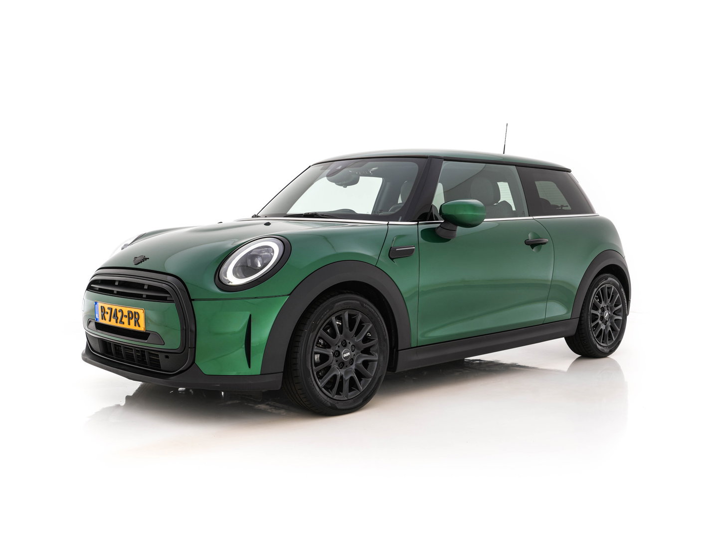 MINI 3-deurs 1.5 One Business Edition (INCL-BTW) Aut. *LEATHER-FABRIC | FULL-LED | NAVI-FULLMAP | SPORTSEATS | AMBIENTLIGHT | DIGI-COCKPIT | PRIVACY-GLASS | DAB+ | ECC | PDC | UNION-JACK LED |  CRUISE | CAMERA | KEYLESS | 16''ALU