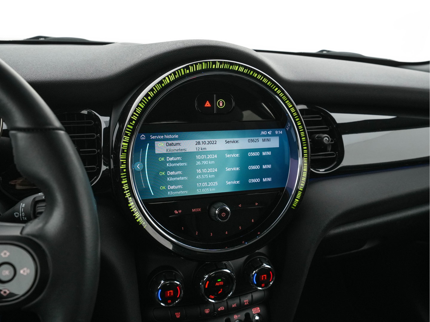 MINI 3-deurs 1.5 One Business Edition (INCL-BTW) Aut. *LEATHER-FABRIC | FULL-LED | NAVI-FULLMAP | SPORTSEATS | AMBIENTLIGHT | DIGI-COCKPIT | PRIVACY-GLASS | DAB+ | ECC | PDC | UNION-JACK LED |  CRUISE | CAMERA | KEYLESS | 16''ALU