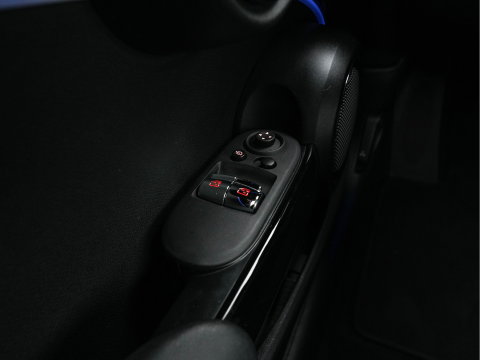 MINI 3-deurs 1.5 One Business Edition (INCL-BTW) Aut. *LEATHER-FABRIC | FULL-LED | NAVI-FULLMAP | SPORTSEATS | AMBIENTLIGHT | DIGI-COCKPIT | PRIVACY-GLASS | DAB+ | ECC | PDC | UNION-JACK LED |  CRUISE | CAMERA | KEYLESS | 16''ALU