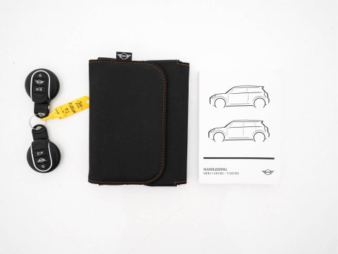 MINI 3-deurs 1.5 One Business Edition (INCL-BTW) Aut. *LEATHER-FABRIC | FULL-LED | NAVI-FULLMAP | SPORTSEATS | AMBIENTLIGHT | DIGI-COCKPIT | PRIVACY-GLASS | DAB+ | ECC | PDC | UNION-JACK LED |  CRUISE | CAMERA | KEYLESS | 16''ALU
