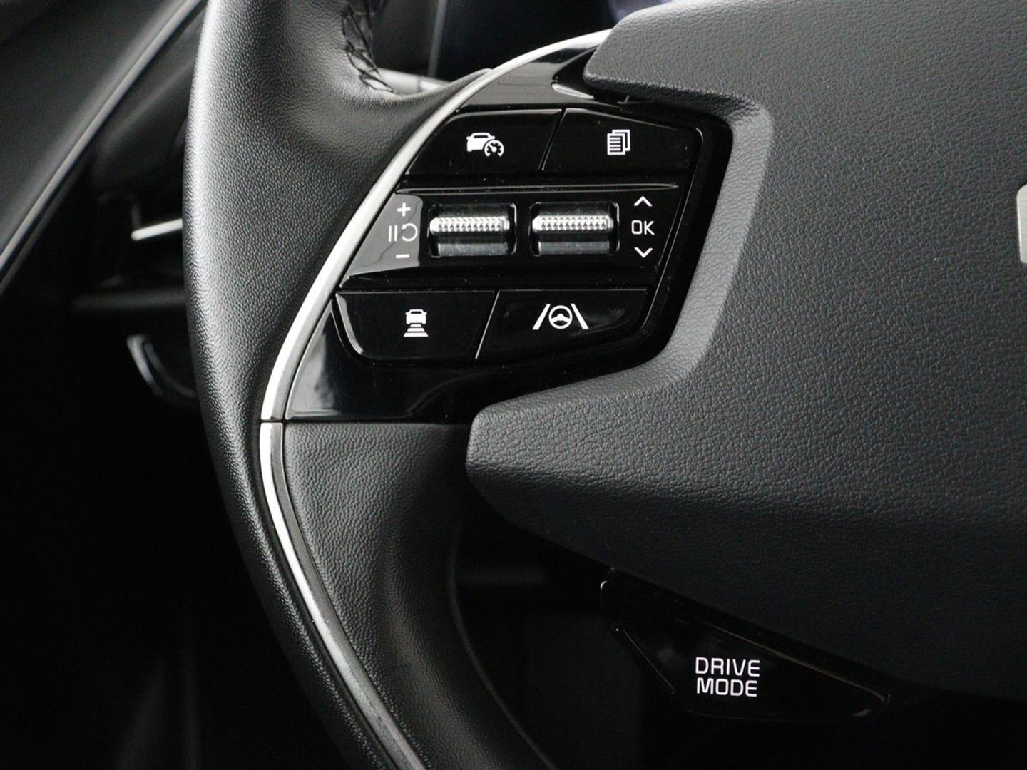 Kia Niro EV DynamicLine 64.8 kWh | Adaptive cruise | SOH 96,9% | Half leder | Carplay | Full LED | Keyless | Sfeerverlichting | File Assistent | Camera | Navigatie | Parkeerhulp | Climate control