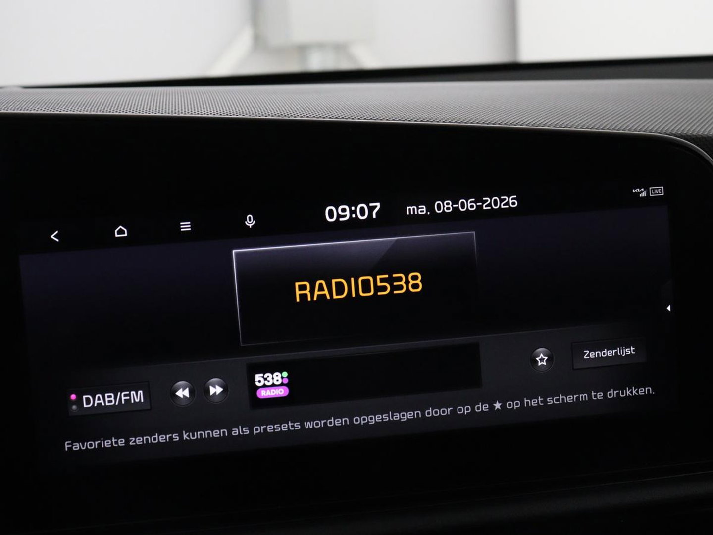 Kia Niro EV DynamicLine 64.8 kWh | Adaptive cruise | SOH 96,9% | Half leder | Carplay | Full LED | Keyless | Sfeerverlichting | File Assistent | Camera | Navigatie | Parkeerhulp | Climate control