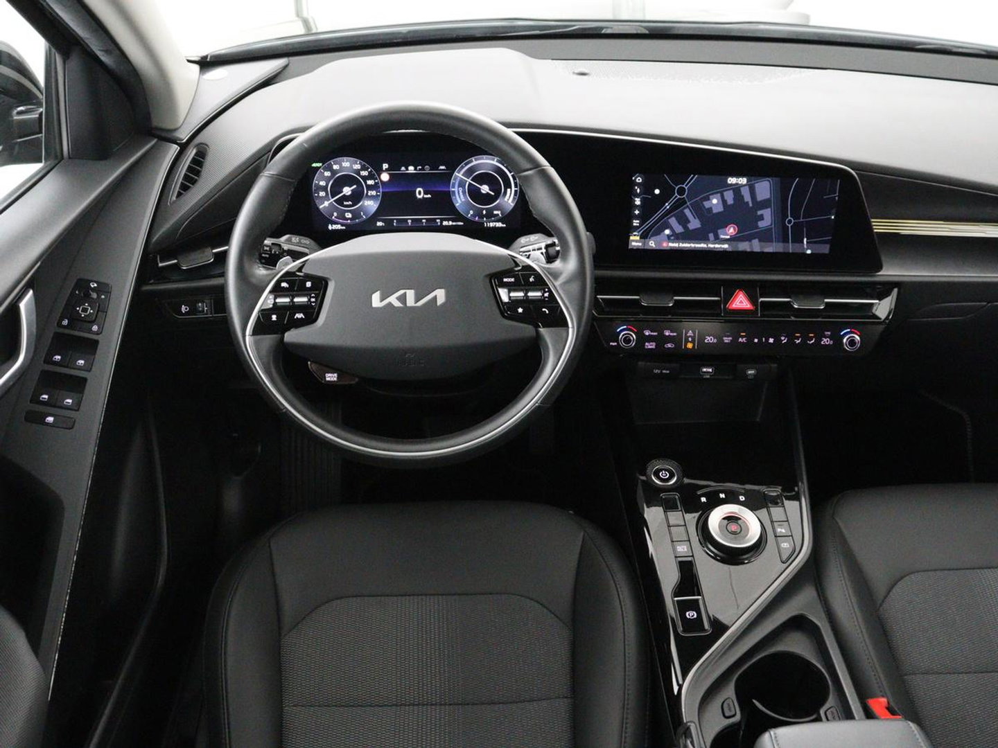 Kia Niro EV DynamicLine 64.8 kWh | Adaptive cruise | SOH 96,9% | Half leder | Carplay | Full LED | Keyless | Sfeerverlichting | File Assistent | Camera | Navigatie | Parkeerhulp | Climate control