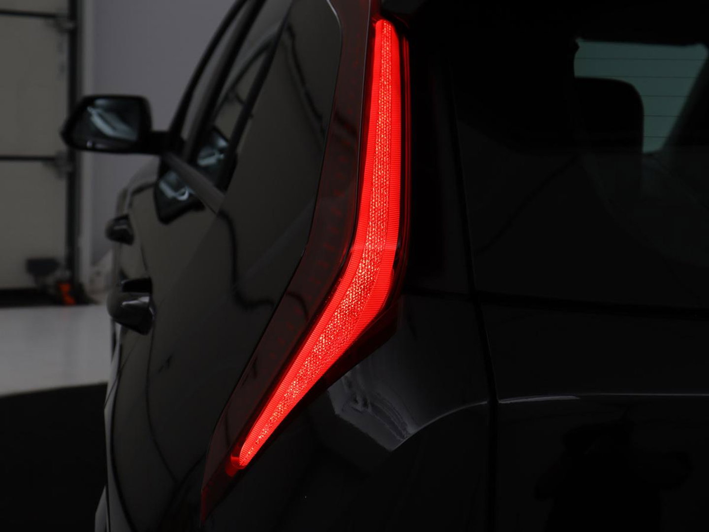 Kia Niro EV DynamicLine 64.8 kWh | Adaptive cruise | SOH 96,9% | Half leder | Carplay | Full LED | Keyless | Sfeerverlichting | File Assistent | Camera | Navigatie | Parkeerhulp | Climate control