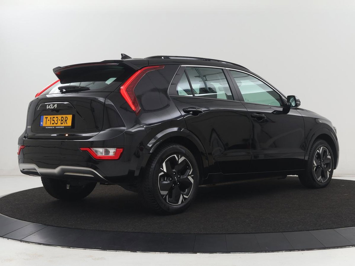 Kia Niro EV DynamicLine 64.8 kWh | Adaptive cruise | SOH 96,9% | Half leder | Carplay | Full LED | Keyless | Sfeerverlichting | File Assistent | Camera | Navigatie | Parkeerhulp | Climate control