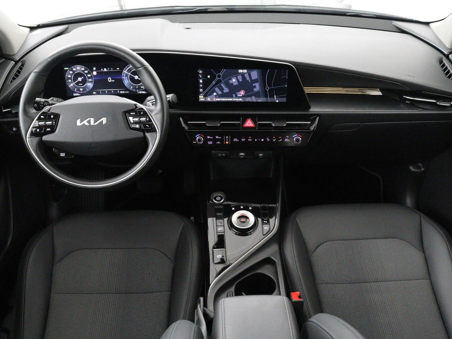 Kia Niro EV DynamicLine 64.8 kWh | Adaptive cruise | SOH 96,9% | Half leder | Carplay | Full LED | Keyless | Sfeerverlichting | File Assistent | Camera | Navigatie | Parkeerhulp | Climate control