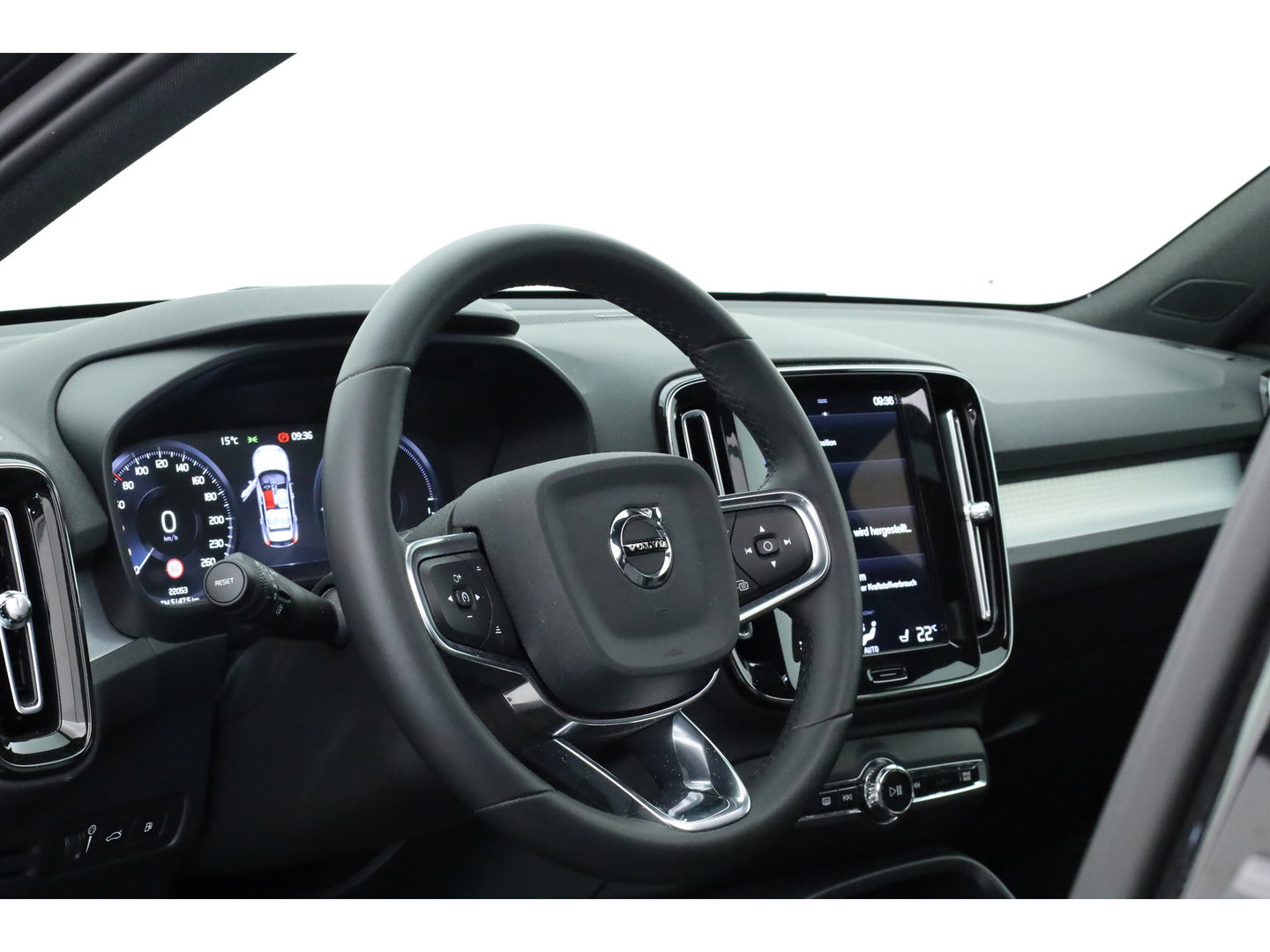 Volvo XC40 1.5 T5 Plug-in hybrid Plus Dark | Pano-dak | Trekhaak | ACC | H&K Audio |  Stoel + stuurverw. | Camera |  Elek. stoelen |