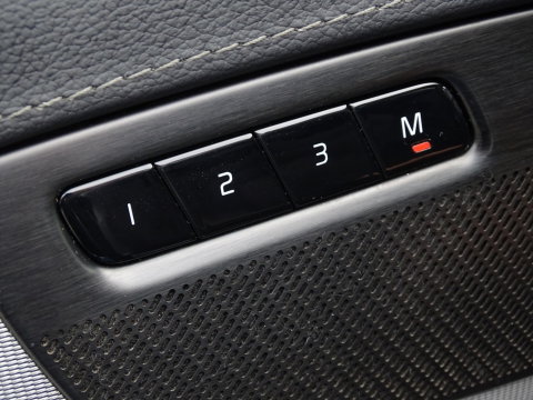 Volvo XC90 T8 455 PK Plus Dark AWD / 2023 / Harman Kardon / Pano / 7 Pers
