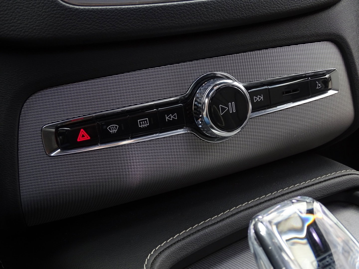 Volvo XC90 T8 455 PK Plus Dark AWD / 2023 / Harman Kardon / Pano / 7 Pers