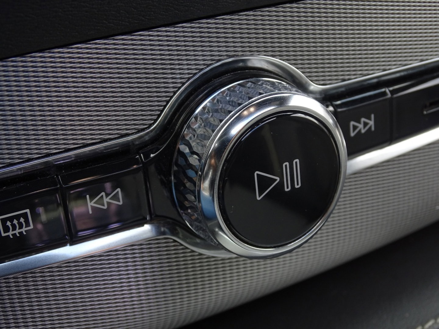 Volvo XC90 T8 455 PK Plus Dark AWD / 2023 / Harman Kardon / Pano / 7 Pers