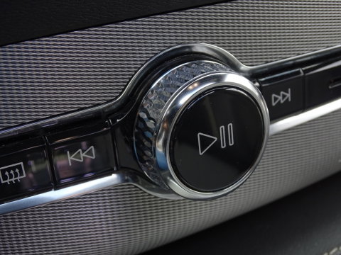 Volvo XC90 T8 455 PK Plus Dark AWD / 2023 / Harman Kardon / Pano / 7 Pers