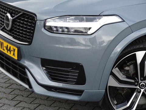 Volvo XC90 T8 455 PK Plus Dark AWD / 2023 / Harman Kardon / Pano / 7 Pers
