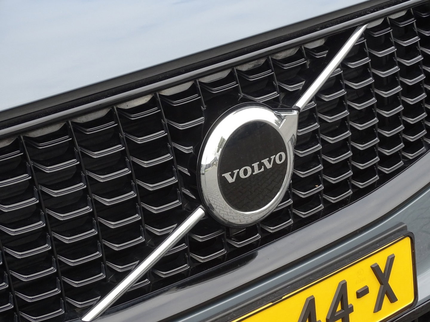 Volvo XC90 T8 455 PK Plus Dark AWD / 2023 / Harman Kardon / Pano / 7 Pers