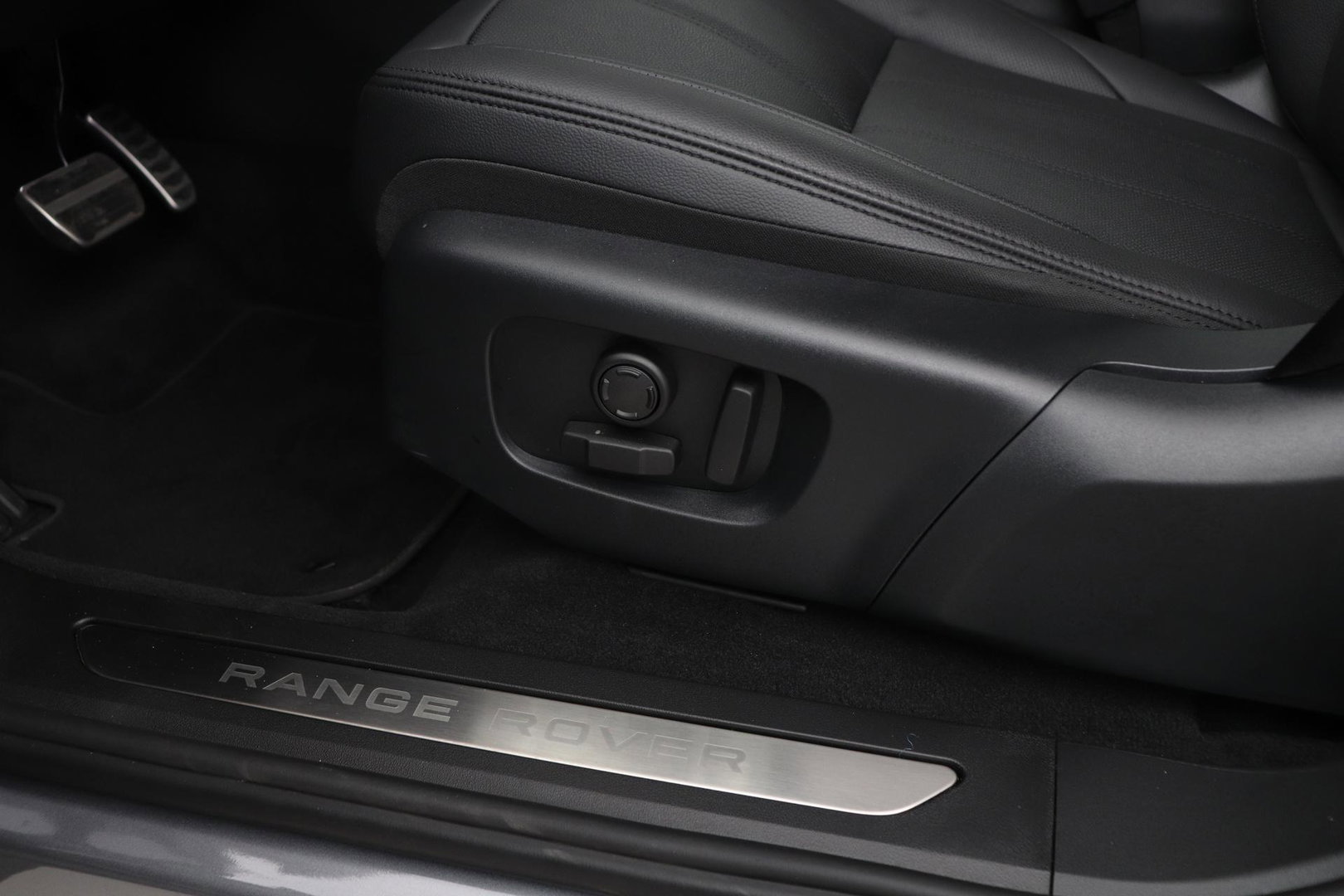 Land Rover Range Rover Evoque P270e PHEV Dynamic SE | Panoramadak | Meridian | Black Pack | 360° Camera | ACC | 20 Inch