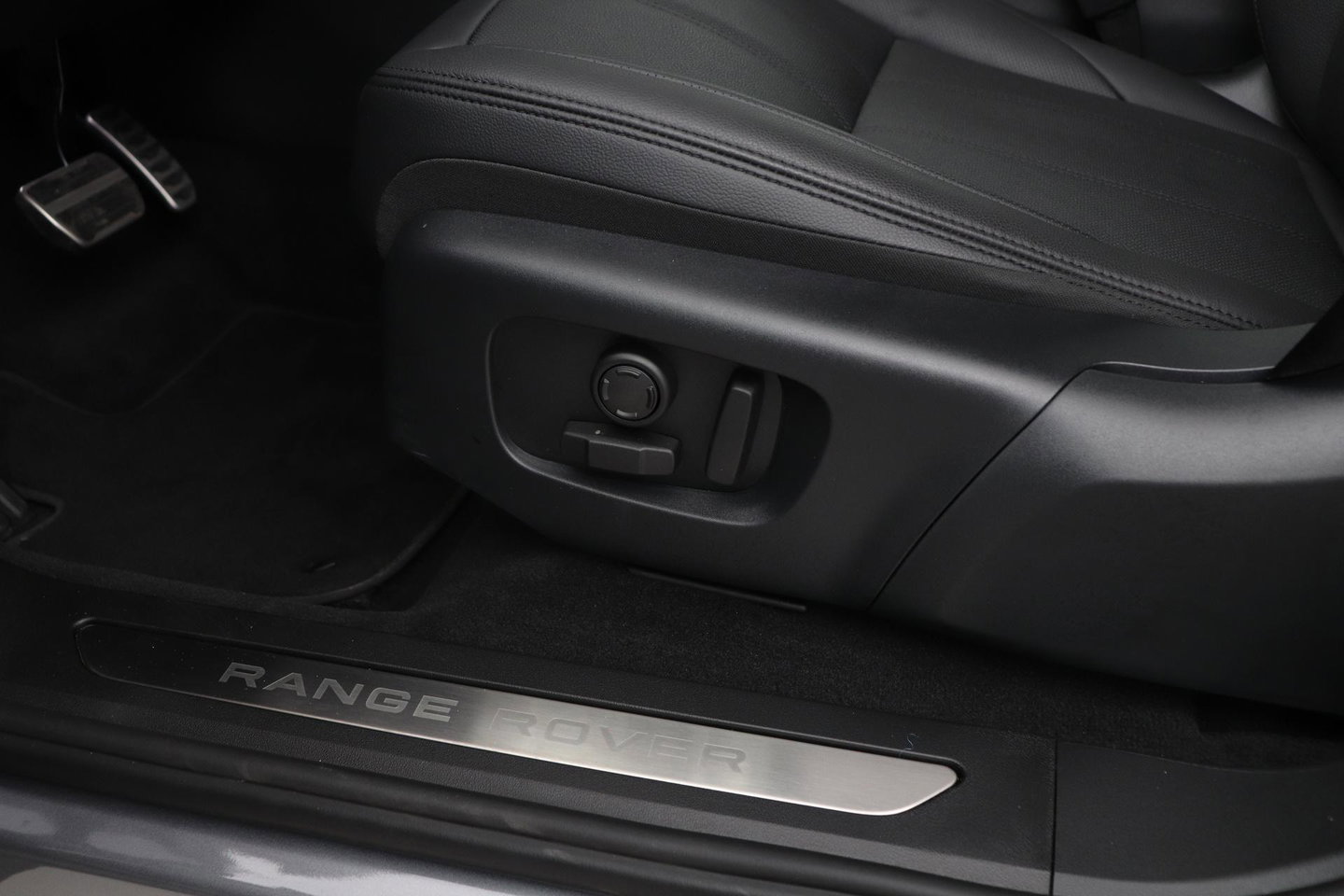Land Rover Range Rover Evoque P270e PHEV Dynamic SE | Panoramadak | Meridian | Black Pack | 360° Camera | ACC | 20 Inch
