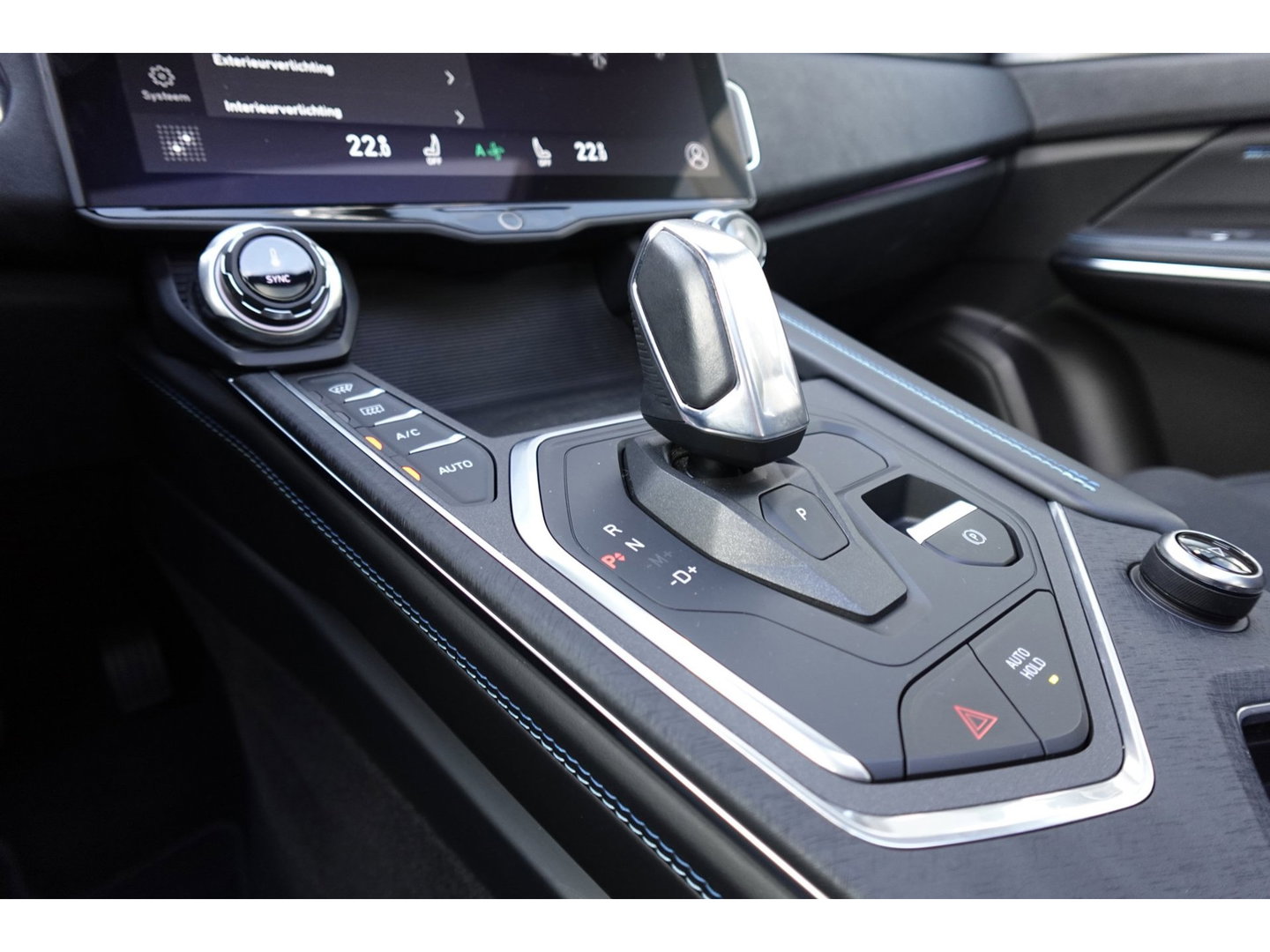 Lynk & Co 01 1.5 PANO KEYLESS INFINITY CAM