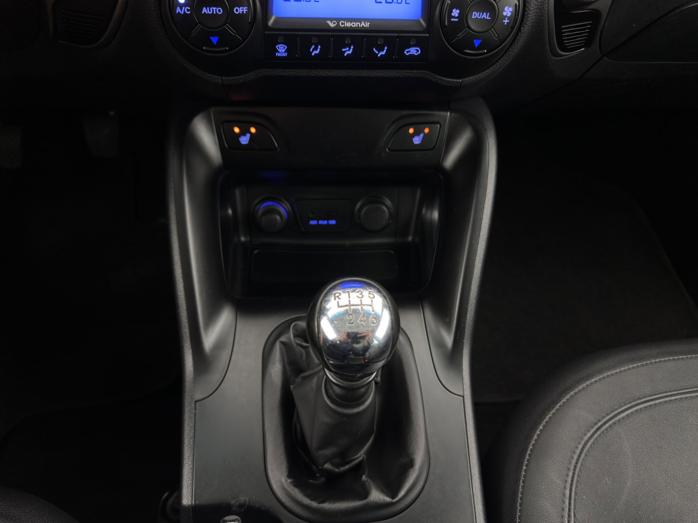 Hyundai ix35 1.7 CRDi Business Edition *LEATHER | HEATED-COMFORTSEATS | CAMERA | NAVI-FULLMAP | PRIVACY-GLASS | ECC | CRUISE | 17''ALU*