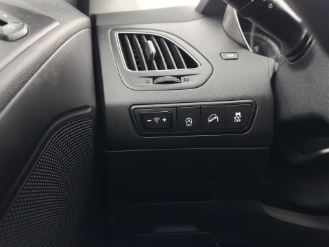 Hyundai ix35 1.7 CRDi Business Edition *LEATHER | HEATED-COMFORTSEATS | CAMERA | NAVI-FULLMAP | PRIVACY-GLASS | ECC | CRUISE | 17''ALU*
