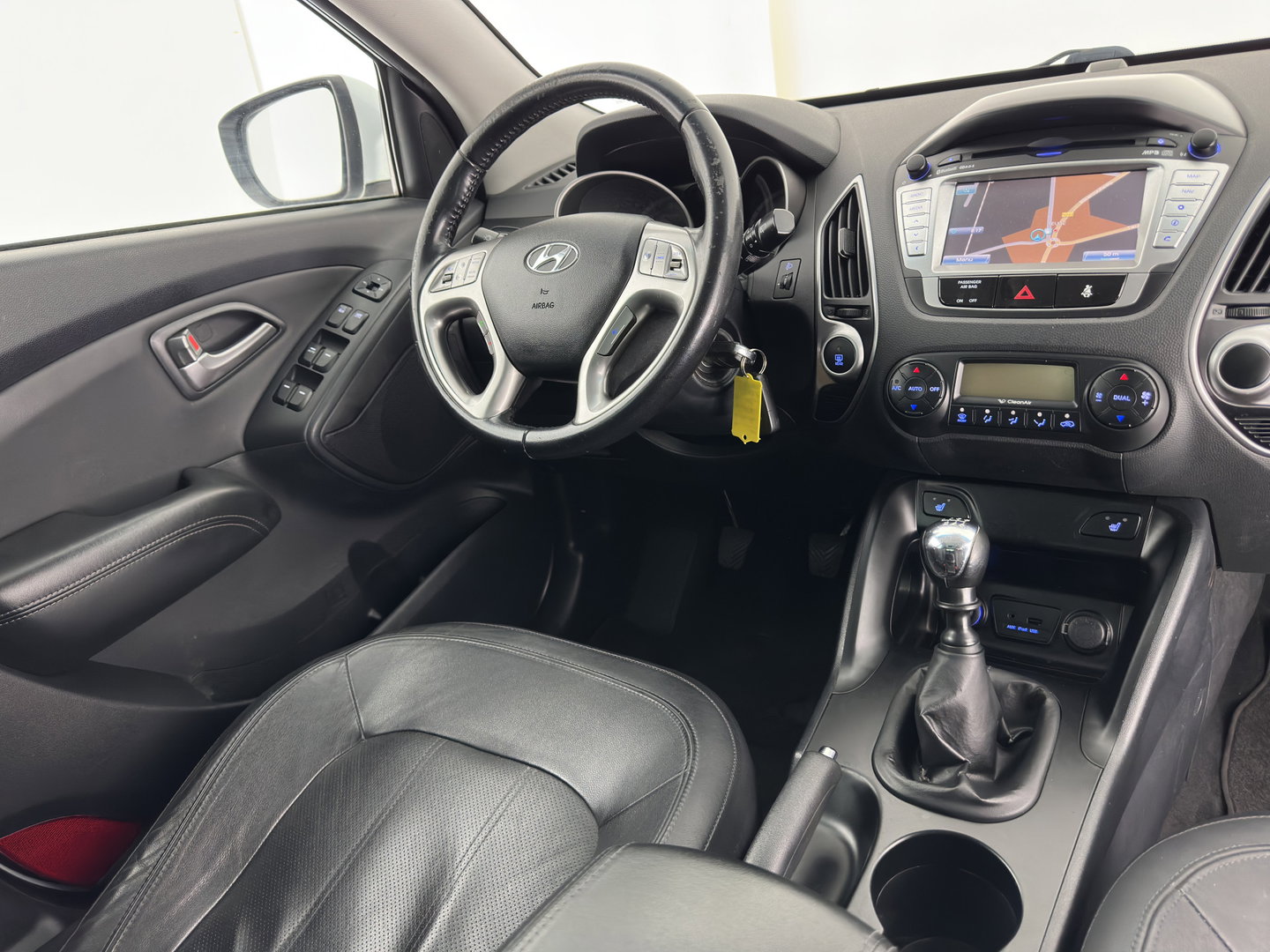 Hyundai ix35 1.7 CRDi Business Edition *LEATHER | HEATED-COMFORTSEATS | CAMERA | NAVI-FULLMAP | PRIVACY-GLASS | ECC | CRUISE | 17''ALU*