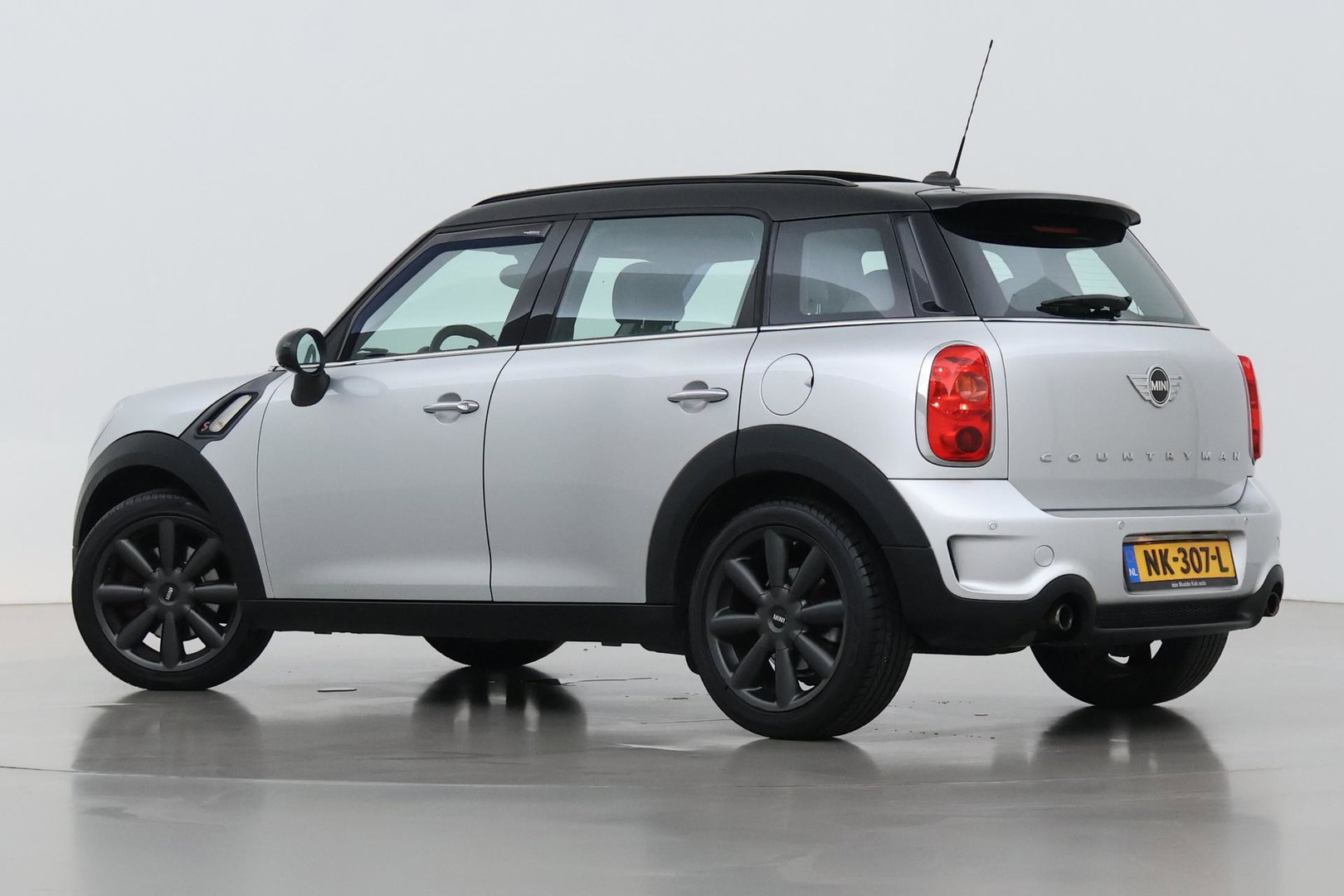 MINI Countryman 1.6 Cooper S | Panoramadak | Leder | Stoelverwarming | Cruise Control | Navigatie | Automaat | Sportstoelen | PDC