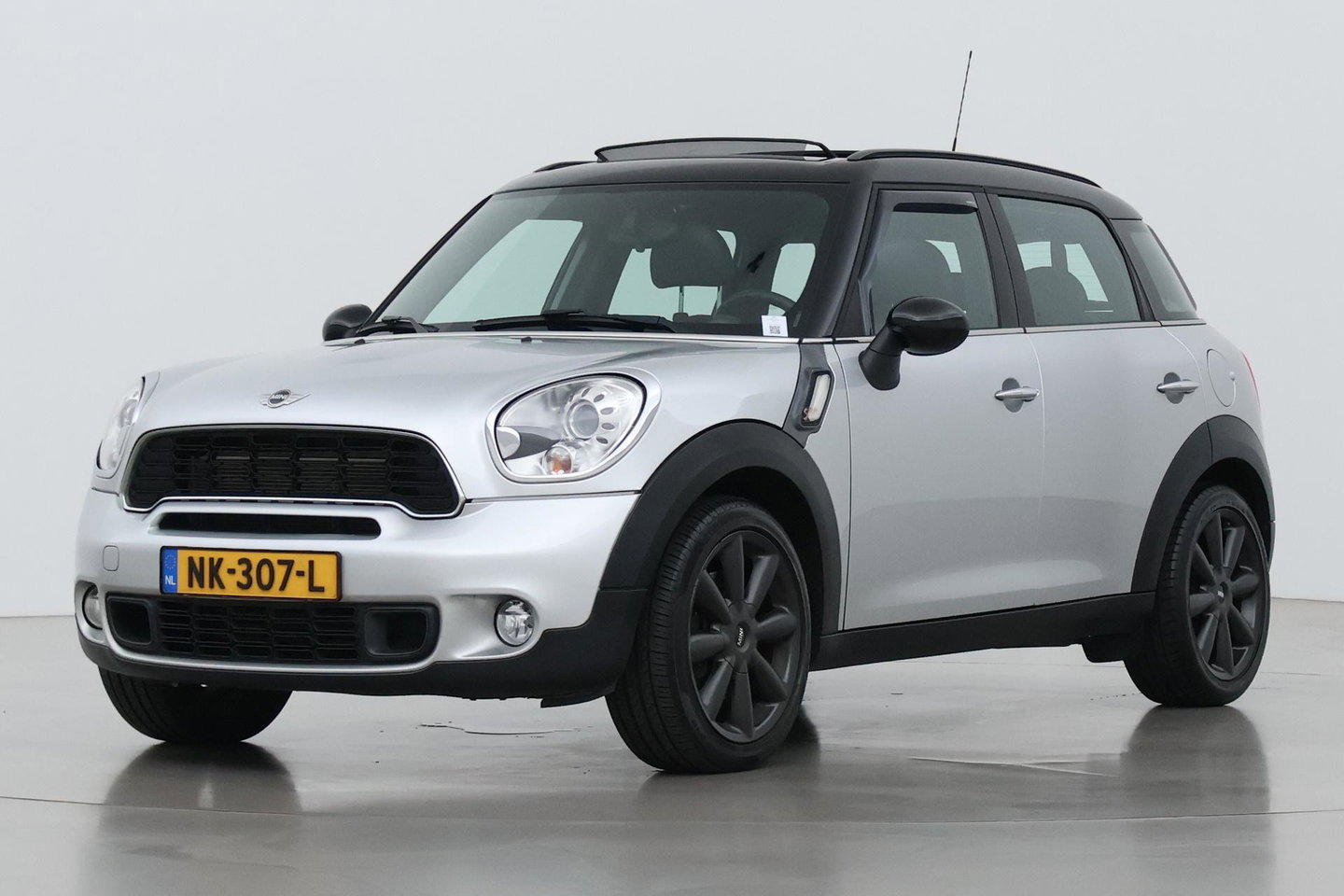 MINI Countryman 1.6 Cooper S | Panoramadak | Leder | Stoelverwarming | Cruise Control | Navigatie | Automaat | Sportstoelen | PDC