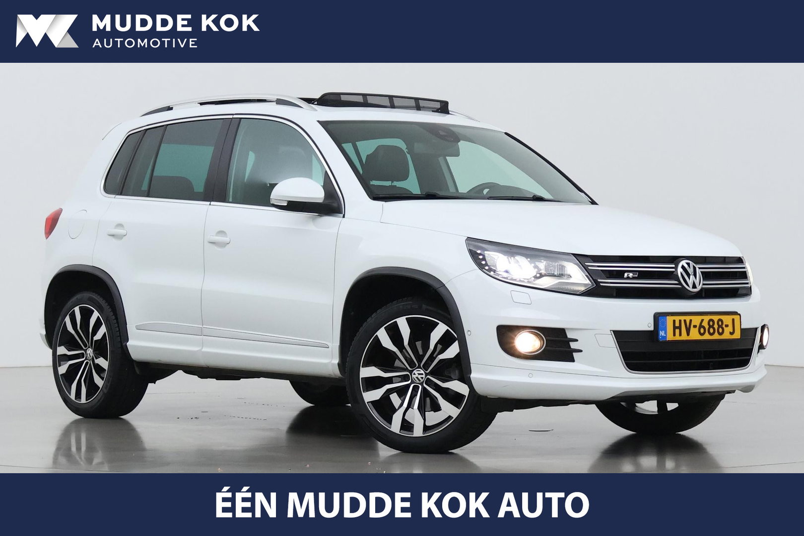 Volkswagen Tiguan 1.4 TSI R-Line Edition | Panoramadak | Stoelverwarming | R-Line | 19 Inch | Xenon | Park Assist | Navigatie | Getint Glas