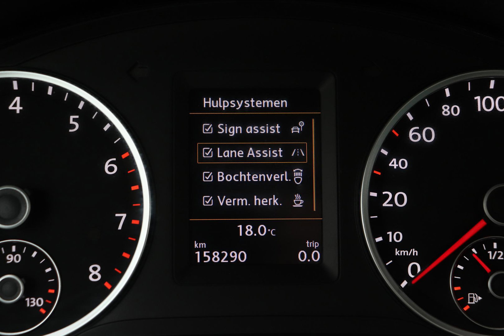 Volkswagen Tiguan 1.4 TSI R-Line Edition | Panoramadak | Stoelverwarming | R-Line | 19 Inch | Xenon | Park Assist | Navigatie | Getint Glas