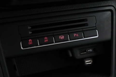Volkswagen Tiguan 1.4 TSI R-Line Edition | Panoramadak | Stoelverwarming | R-Line | 19 Inch | Xenon | Park Assist | Navigatie | Getint Glas