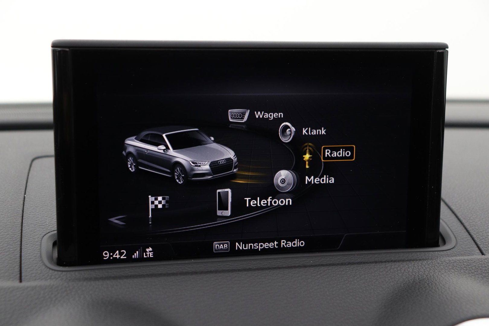 Audi A3 Cabriolet 2.0 TFSI S3 Quattro Pro Line Plus | Leder/Alcantara | Matrix LED | Stoel + Nekverwarming | Cruise Control | Keyless | Navigatie | 19 Inch