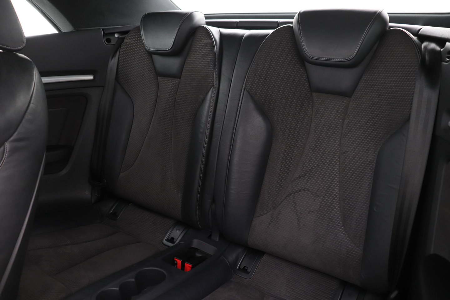 Audi A3 Cabriolet 2.0 TFSI S3 Quattro Pro Line Plus | Leder/Alcantara | Matrix LED | Stoel + Nekverwarming | Cruise Control | Keyless | Navigatie | 19 Inch