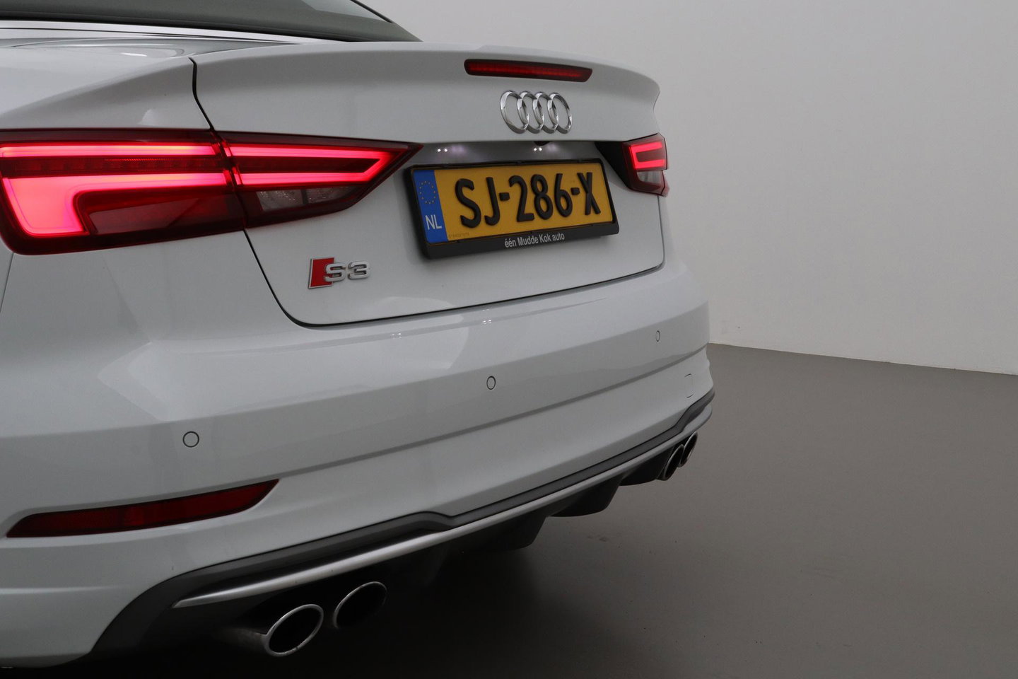 Audi A3 Cabriolet 2.0 TFSI S3 Quattro Pro Line Plus | Leder/Alcantara | Matrix LED | Stoel + Nekverwarming | Cruise Control | Keyless | Navigatie | 19 Inch