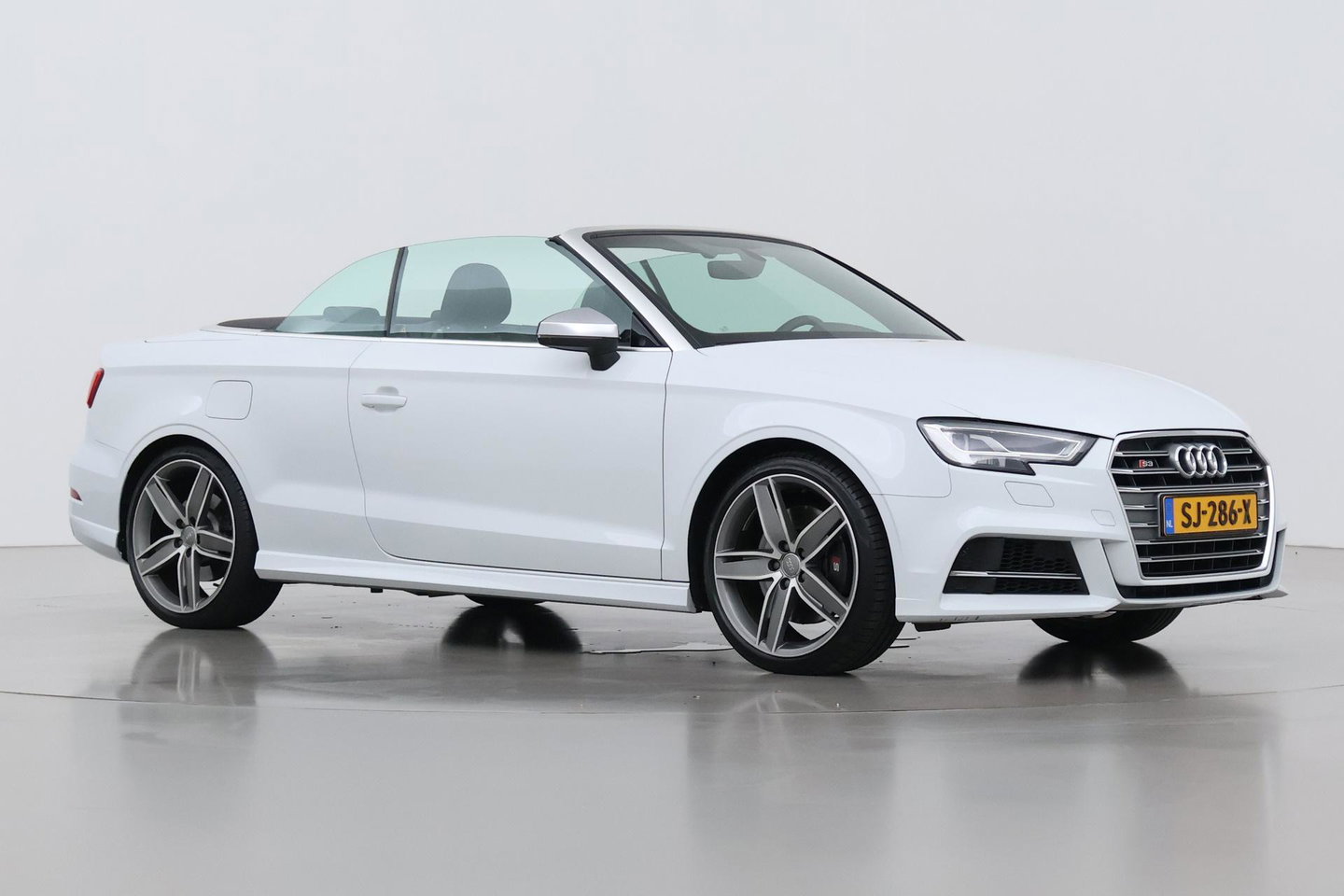 Audi A3 Cabriolet 2.0 TFSI S3 Quattro Pro Line Plus | Leder/Alcantara | Matrix LED | Stoel + Nekverwarming | Cruise Control | Keyless | Navigatie | 19 Inch