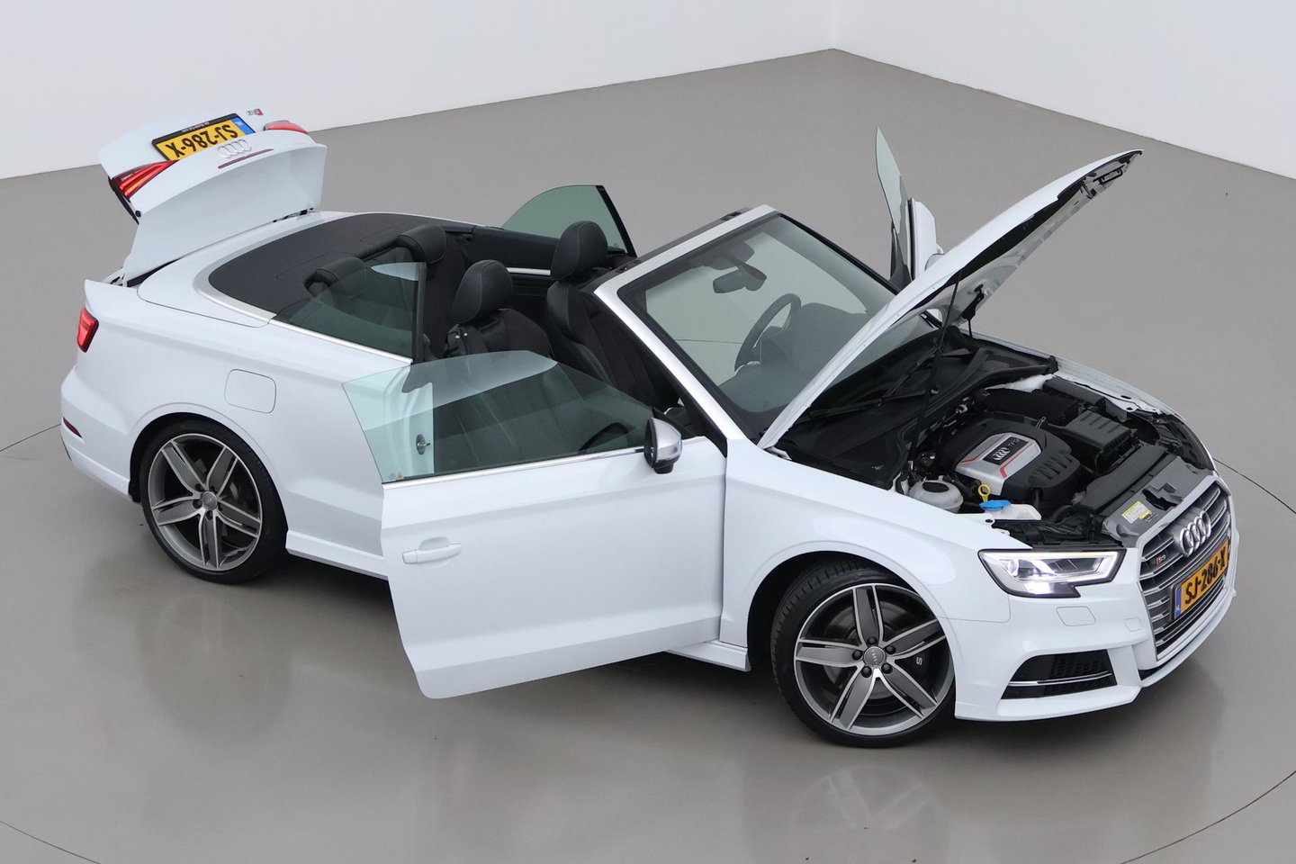 Audi A3 Cabriolet 2.0 TFSI S3 Quattro Pro Line Plus | Leder/Alcantara | Matrix LED | Stoel + Nekverwarming | Cruise Control | Keyless | Navigatie | 19 Inch