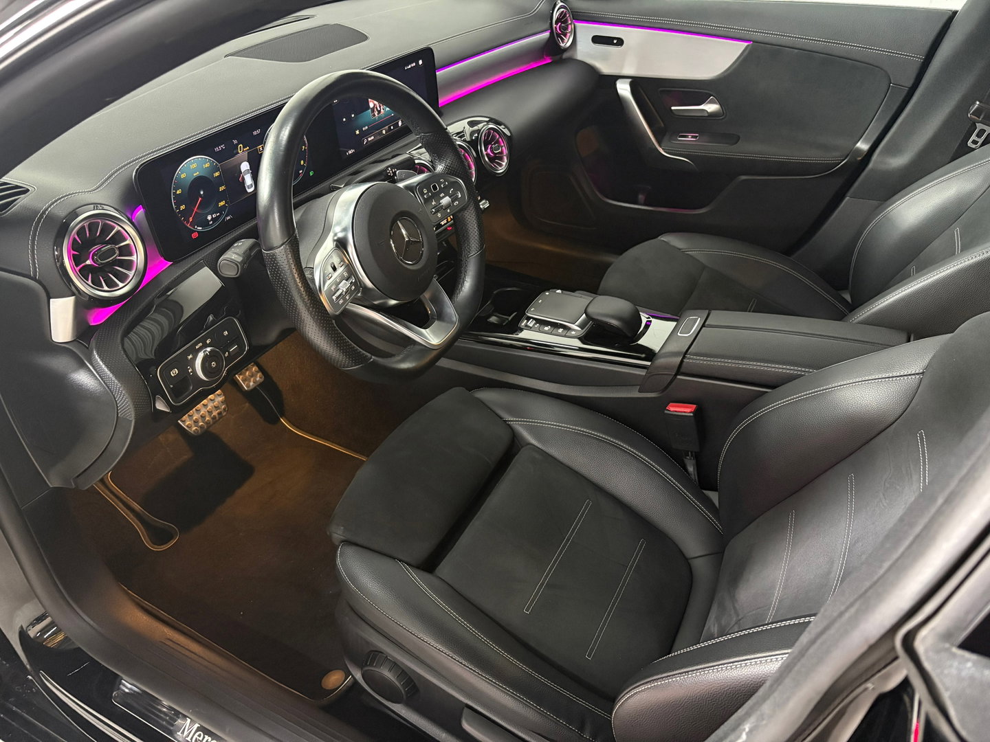 Mercedes-Benz CLA-Klasse 180 Prem+ Edition, Sfeer, Cam, AppleCP