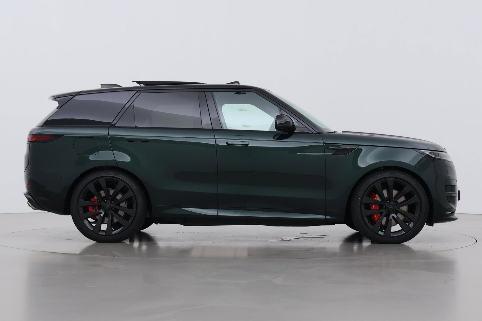 Land Rover Range Rover Sport 3.0 P550e Autobiography PHEV | British Racing Green | Performance Voorstoelen | Trekhaak | Luchtvering | Panoramadak | Meridian 3D | 23 Inch
