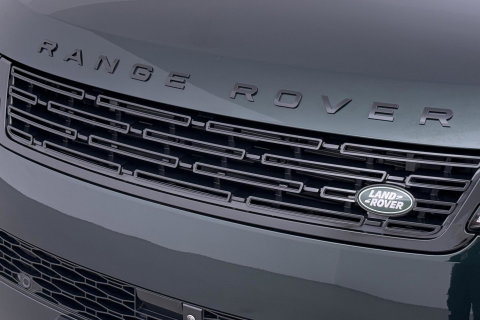 Land Rover Range Rover Sport 3.0 P550e Autobiography PHEV | British Racing Green | Performance Voorstoelen | Trekhaak | Luchtvering | Panoramadak | Meridian 3D | 23 Inch
