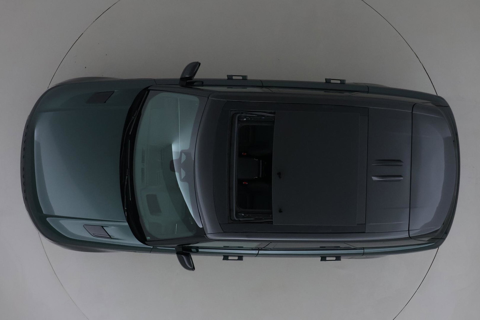 Land Rover Range Rover Sport 3.0 P550e Autobiography PHEV | British Racing Green | Performance Voorstoelen | Trekhaak | Luchtvering | Panoramadak | Meridian 3D | 23 Inch