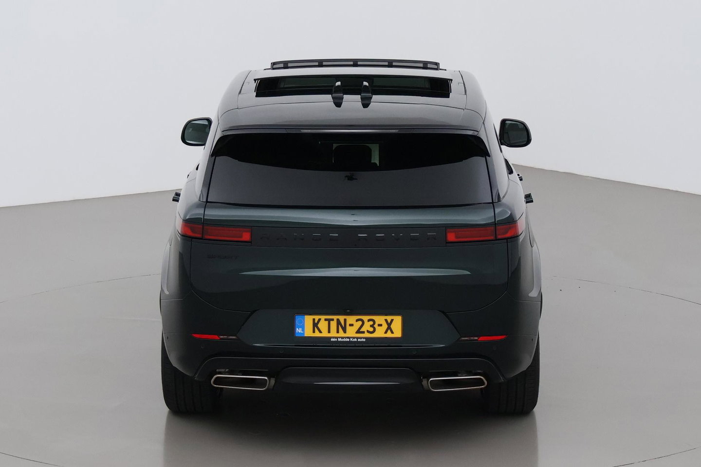 Land Rover Range Rover Sport 3.0 P550e Autobiography PHEV | British Racing Green | Performance Voorstoelen | Trekhaak | Luchtvering | Panoramadak | Meridian 3D | 23 Inch