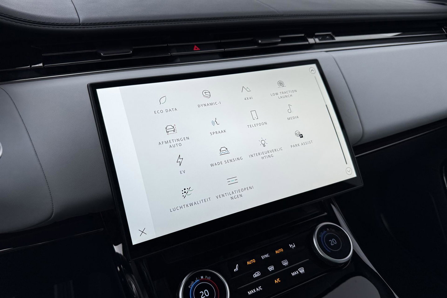 Land Rover Range Rover Sport 3.0 P510e First Edition | Luchtvering | Panoramadak | Achterasbesturing | Koelbox | 360° Camera | Massage + Ventilatiestoelen | 23 Inch