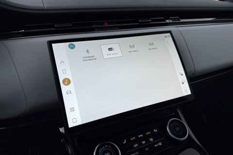 Land Rover Range Rover Sport 3.0 P510e First Edition | Luchtvering | Panoramadak | Achterasbesturing | Koelbox | 360° Camera | Massage + Ventilatiestoelen | 23 Inch