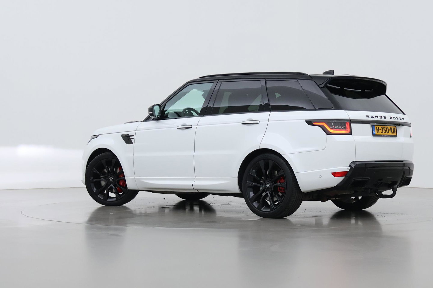 Land Rover Range Rover Sport 3.0 P400 MHEV HST | 3.0 BENZINE | Luchtvering | Panoramadak | Trekhaak | Stoelventilatie | Carbon Pack | BLIS | 22 Inch