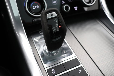 Land Rover Range Rover Sport 3.0 P400 MHEV HST | 3.0 BENZINE | Luchtvering | Panoramadak | Trekhaak | Stoelventilatie | Carbon Pack | BLIS | 22 Inch