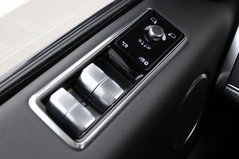 Land Rover Range Rover Sport 3.0 P400 MHEV HST | 3.0 BENZINE | Luchtvering | Panoramadak | Trekhaak | Stoelventilatie | Carbon Pack | BLIS | 22 Inch