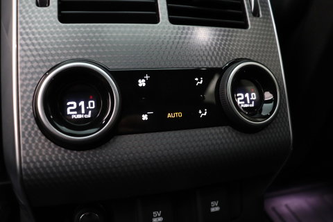Land Rover Range Rover Sport 3.0 P400 MHEV HST | 3.0 BENZINE | Luchtvering | Panoramadak | Trekhaak | Stoelventilatie | Carbon Pack | BLIS | 22 Inch