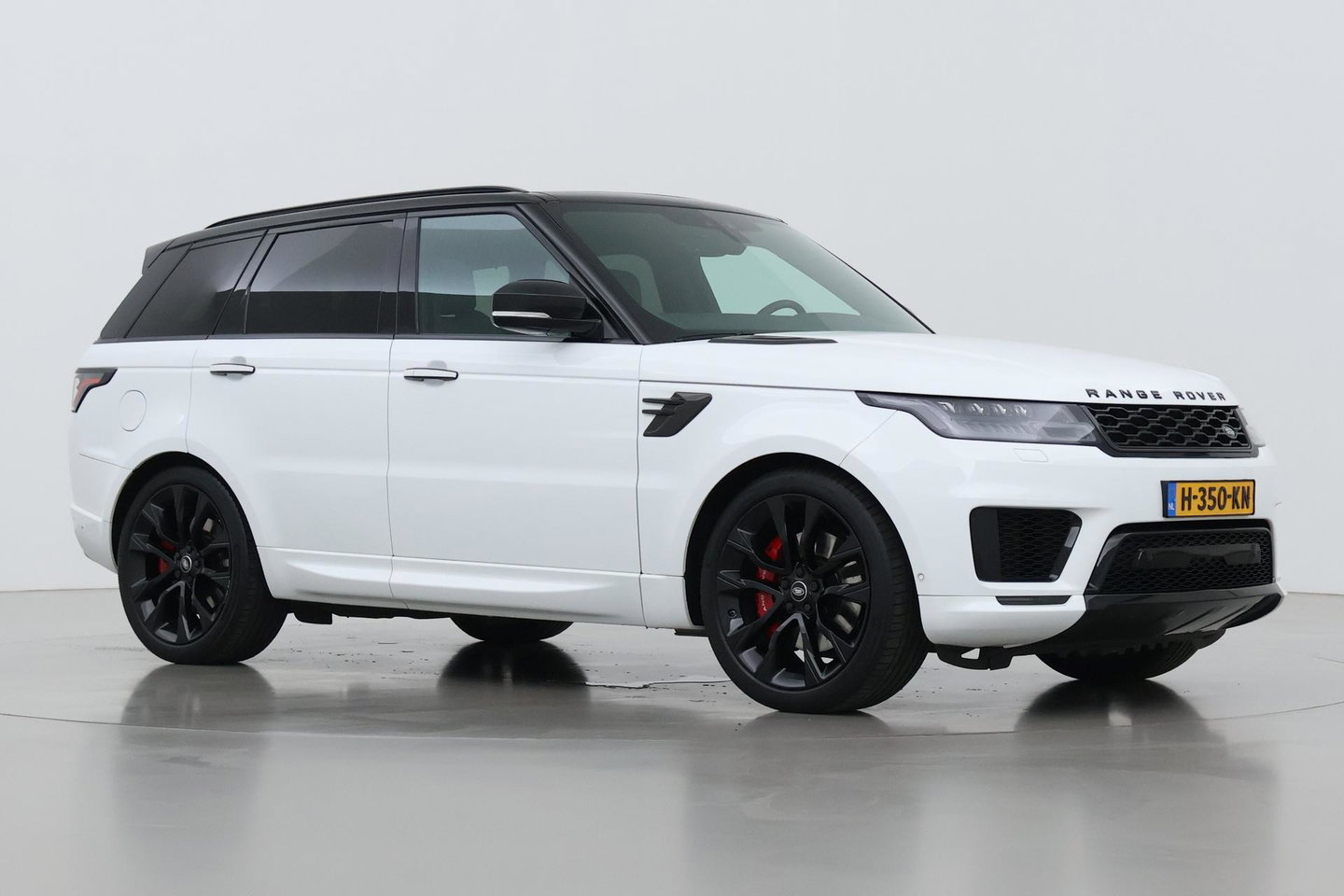 Land Rover Range Rover Sport 3.0 P400 MHEV HST | 3.0 BENZINE | Luchtvering | Panoramadak | Trekhaak | Stoelventilatie | Carbon Pack | BLIS | 22 Inch