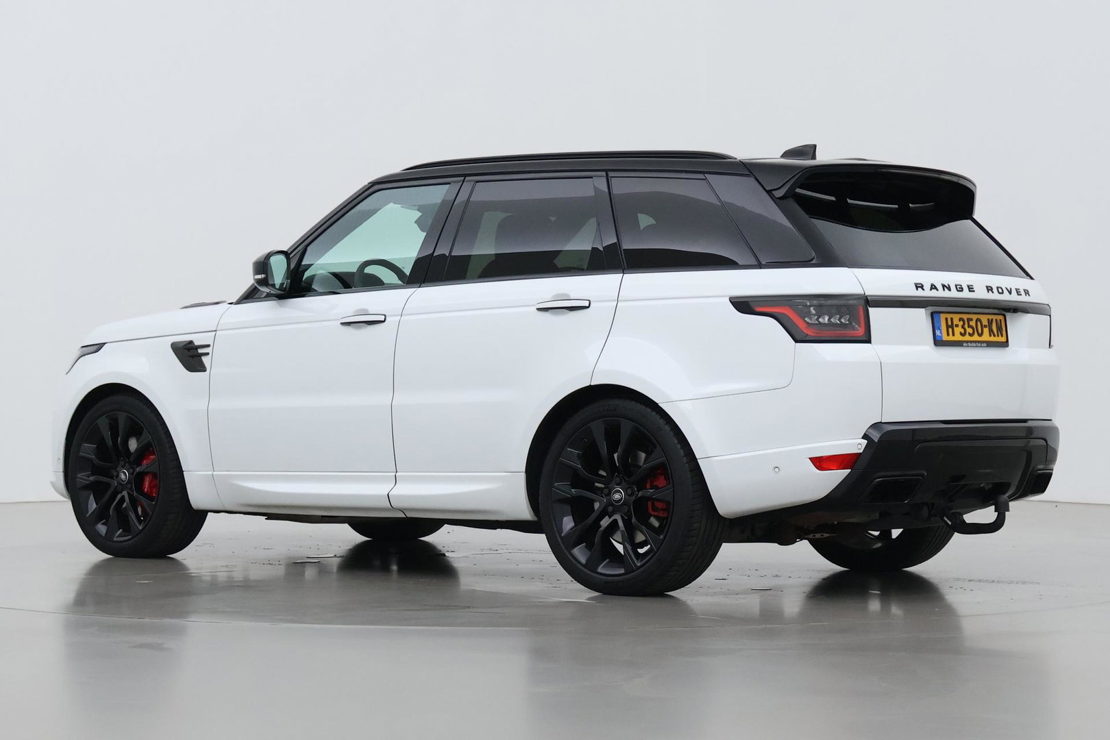 Land Rover Range Rover Sport 3.0 P400 MHEV HST | 3.0 BENZINE | Luchtvering | Panoramadak | Trekhaak | Stoelventilatie | Carbon Pack | BLIS | 22 Inch