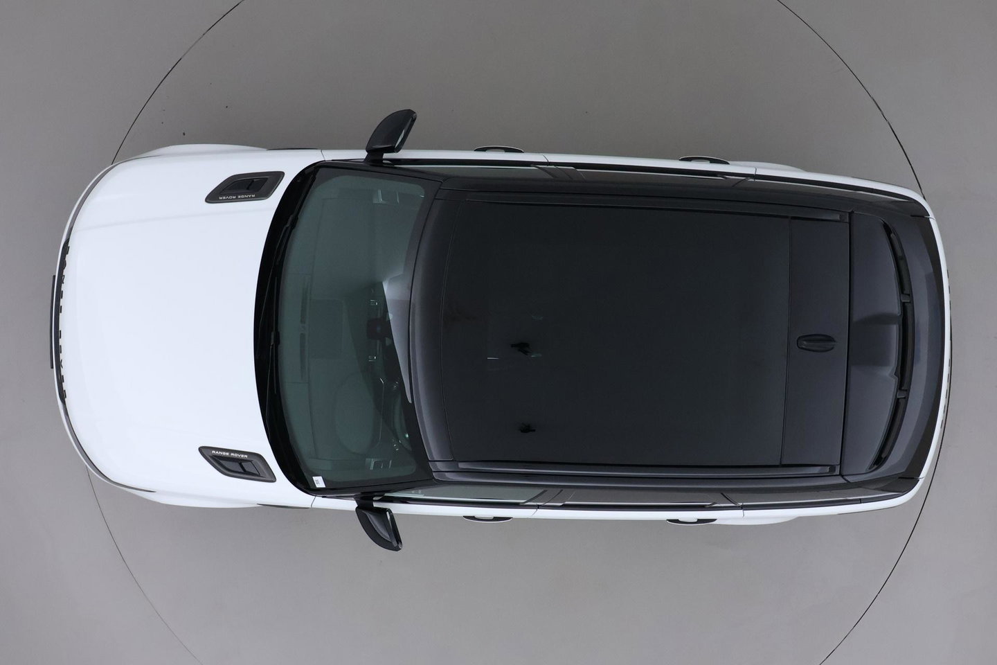 Land Rover Range Rover Sport 3.0 P400 MHEV HST | 3.0 BENZINE | Luchtvering | Panoramadak | Trekhaak | Stoelventilatie | Carbon Pack | BLIS | 22 Inch